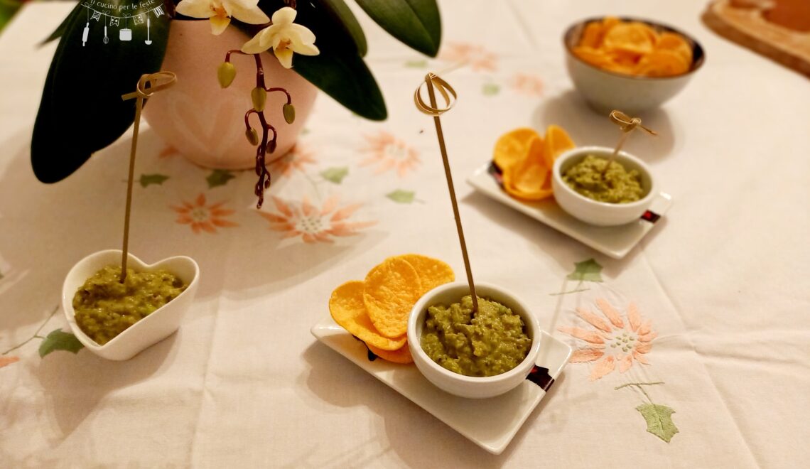 Guacamole di piselli e olive